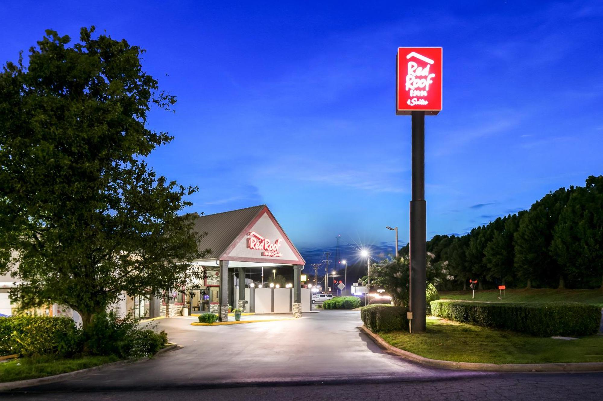 Red Roof Inn & Suites Duncan Exterior photo